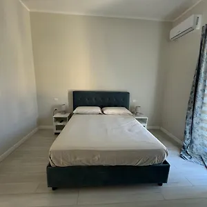 Airport House Apartment